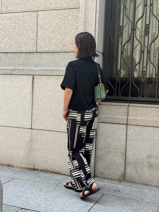 じめじめした季節の、服選びの味方