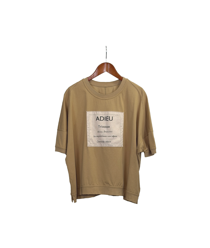 ロゴパッチTシャツ