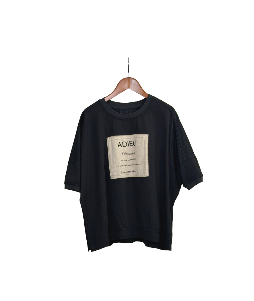 ロゴパッチTシャツ