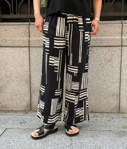 モダンジオメトリーパンツ