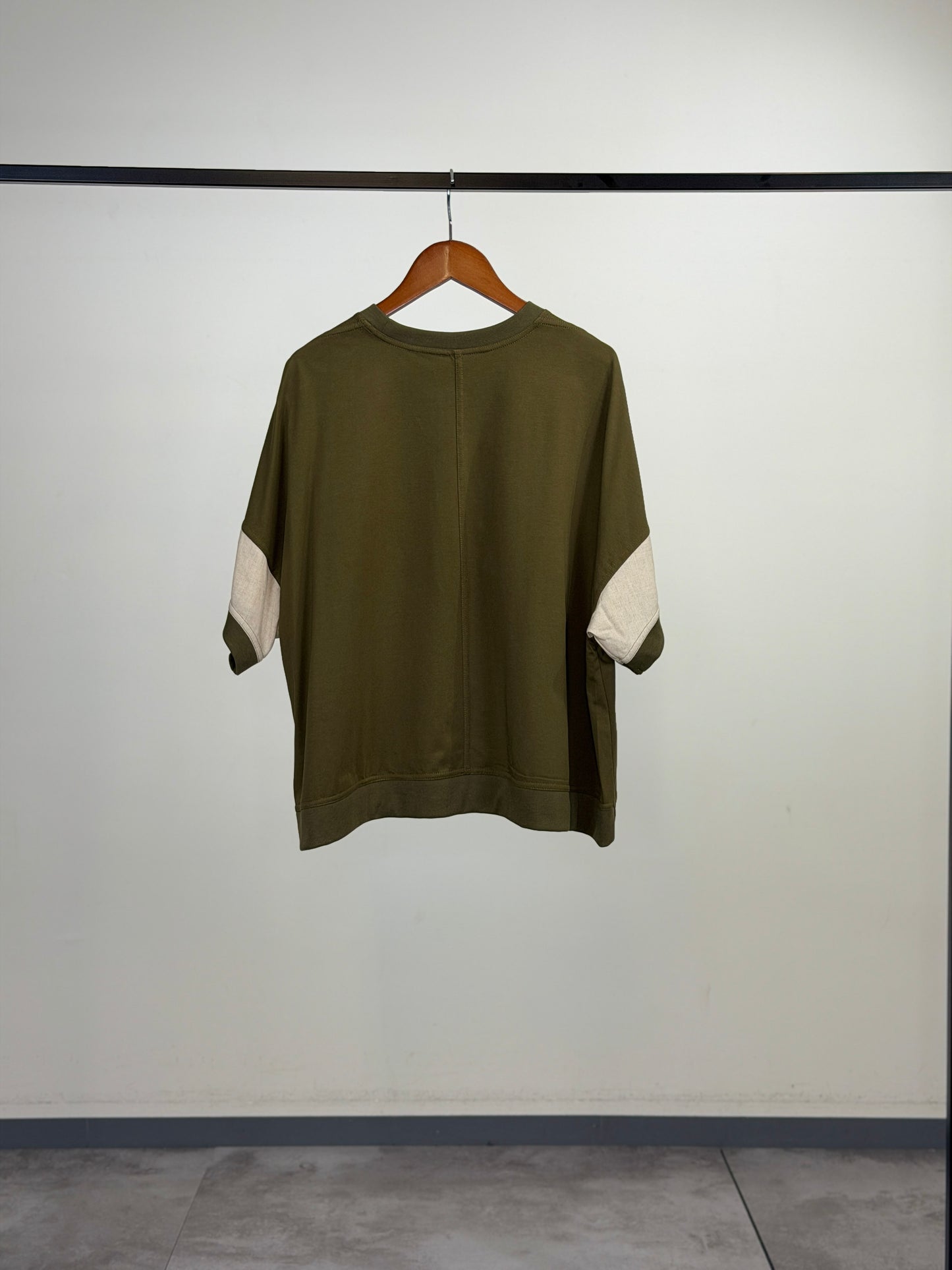 ロゴパッチカットソー