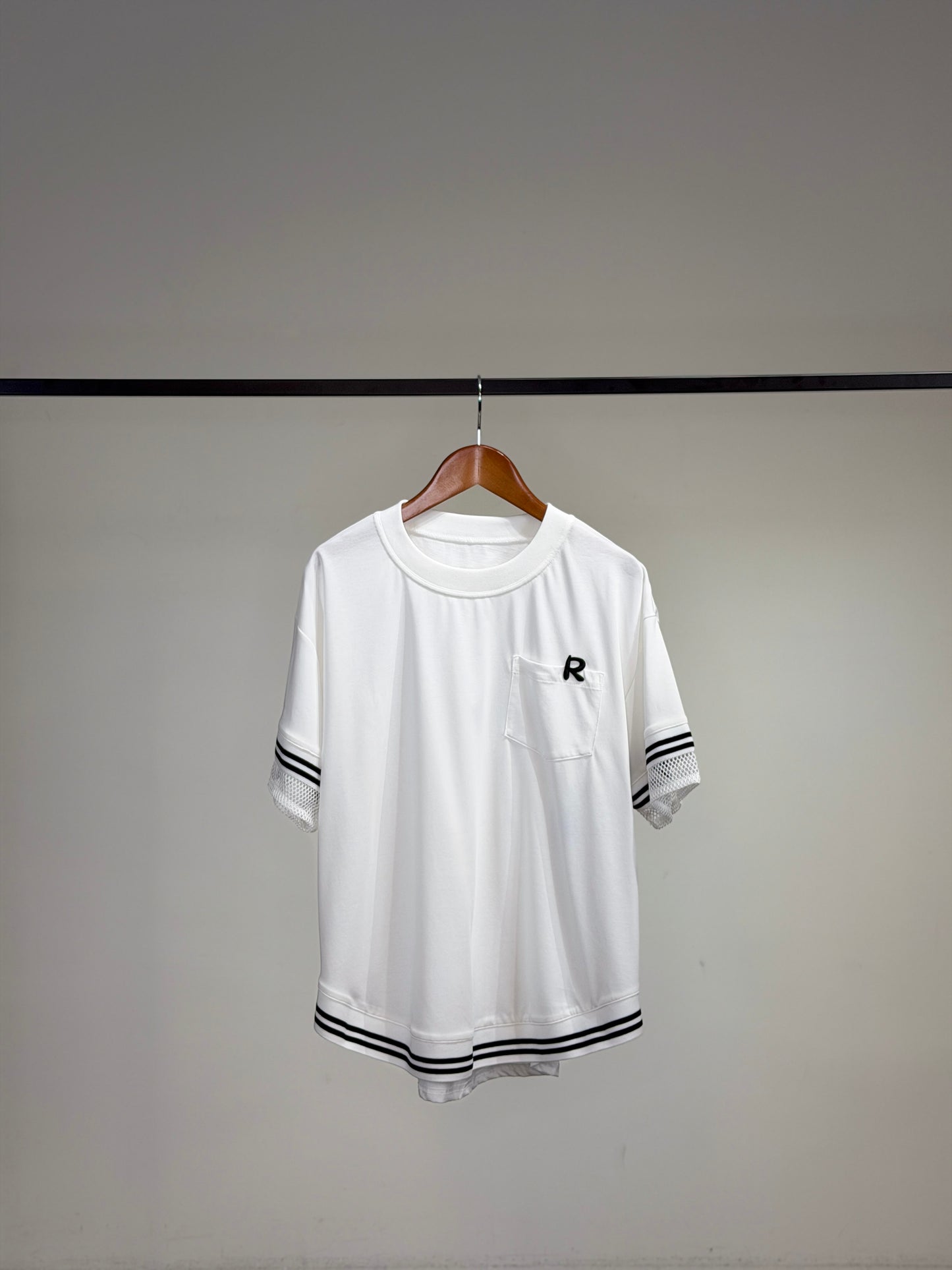 ラインアクセント ロゴTシャツ