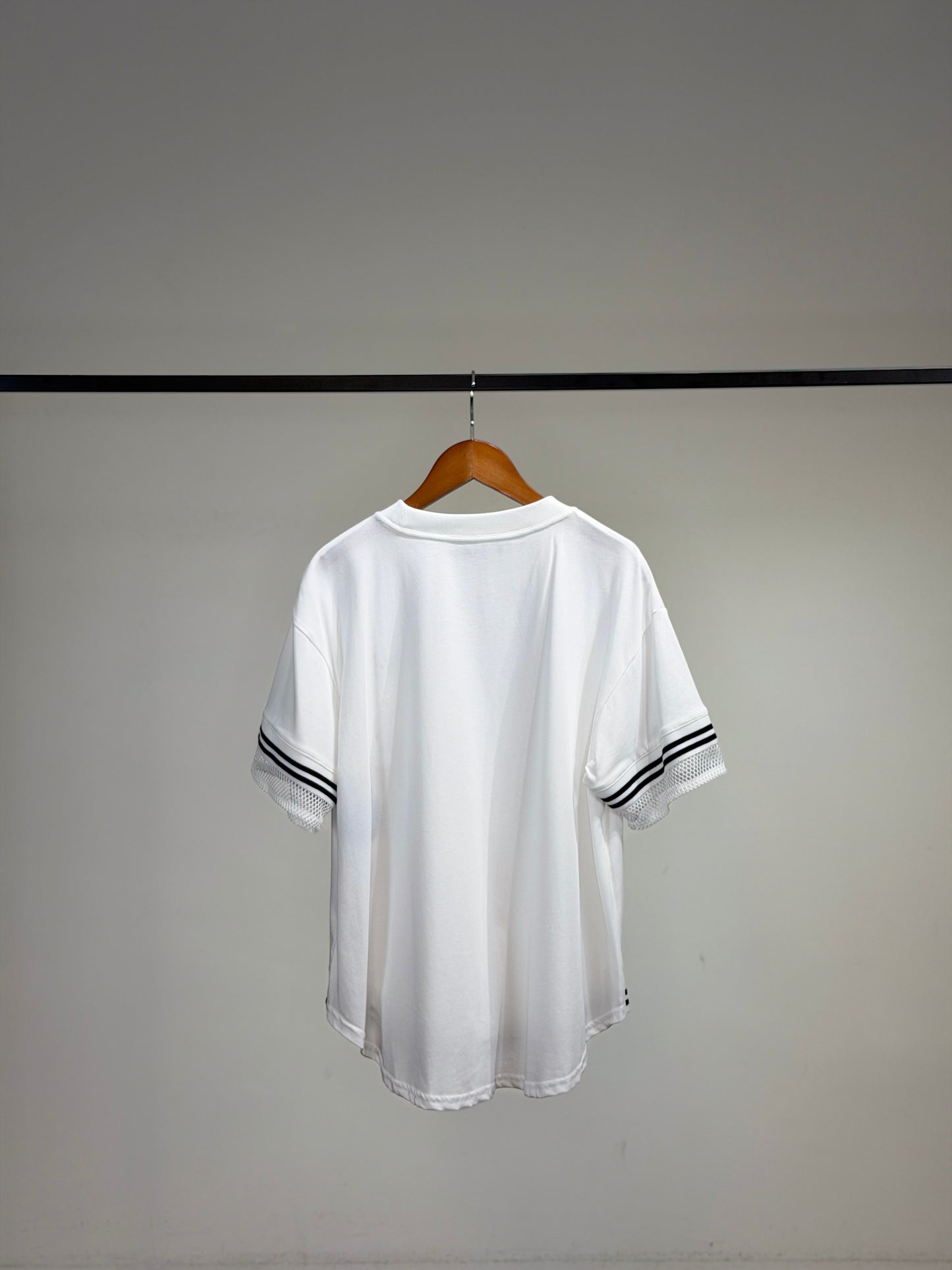 ラインアクセント ロゴTシャツ