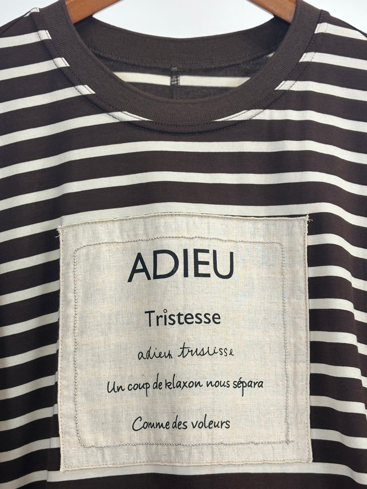 ロゴパッチTシャツ