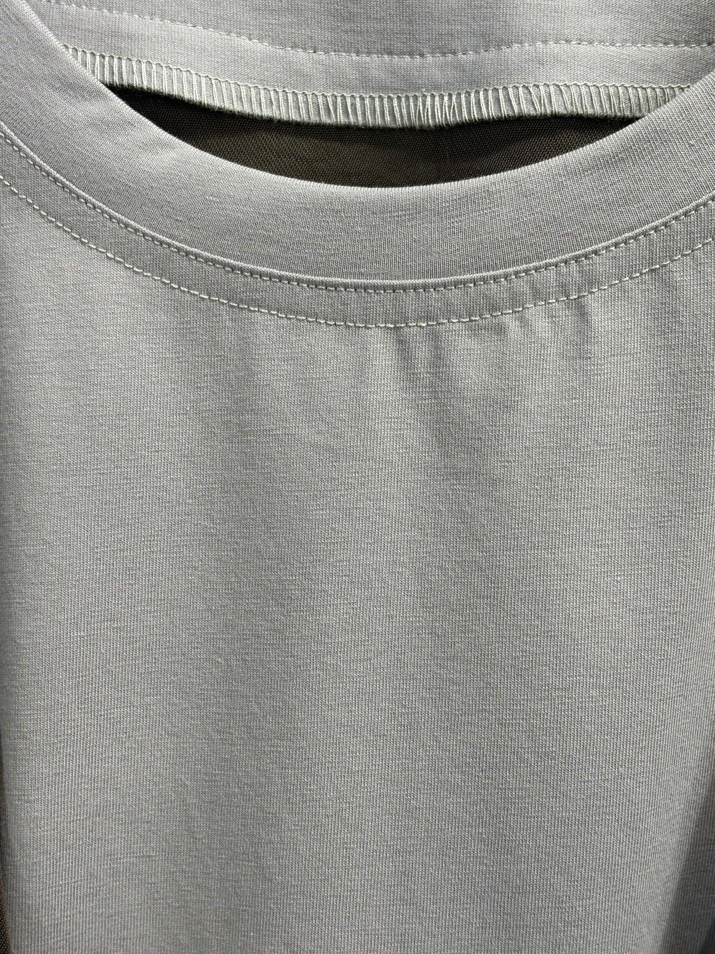 レイヤード風Vネックプルオーバー